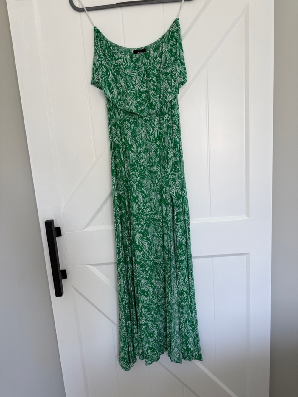 Green strapless maxi